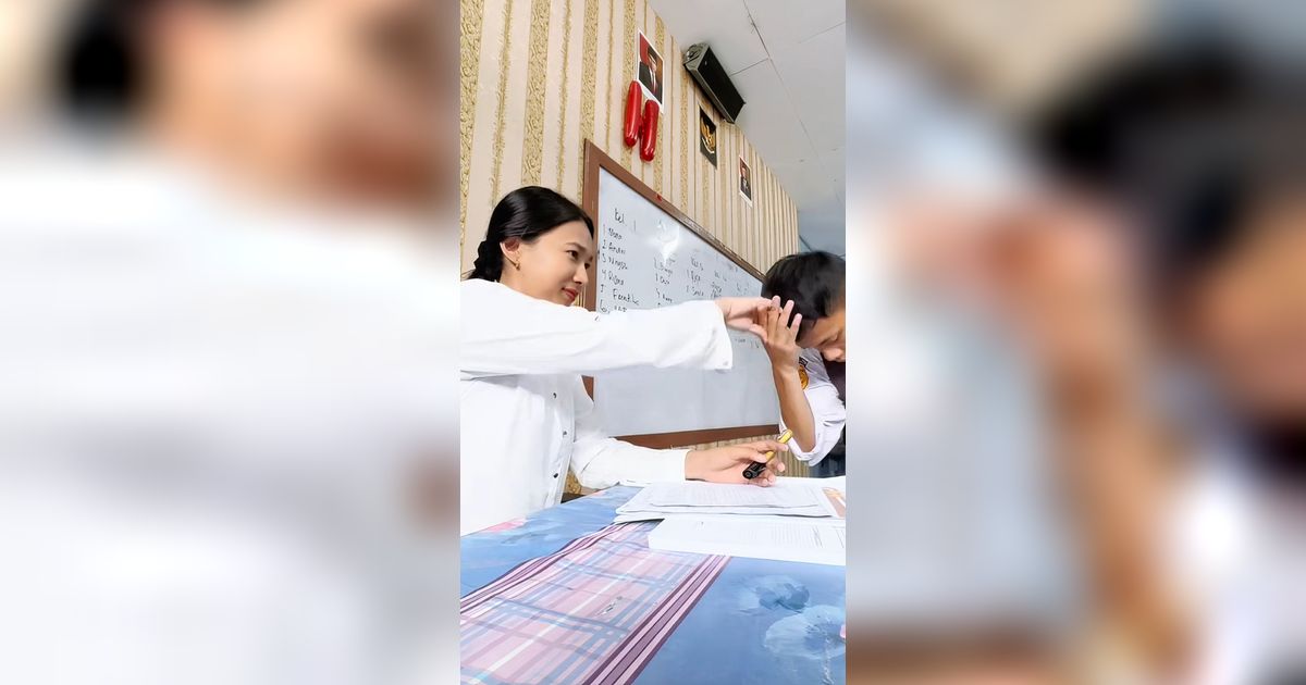 Saat Bu Guru Cantik Tunjukkan Hasil Tulisan Murid-muridnya, dari yang Rapi Jali, Bikin Mata Juling, hingga Keriting tapi Estetik