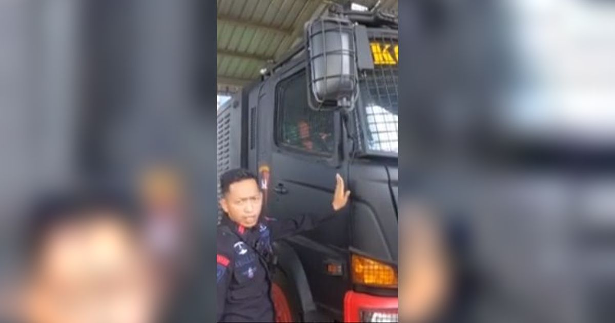 Canggih, Potret Mobil Water Cannon Terbaru Milik Korps Brimob Polri di Dalamnya ada CCTV 'Sudah Kemajuan Zaman'