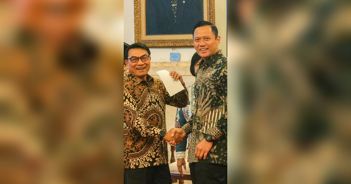 Akur! Momen Pertama Kalinya AHY dan Moeldoko Bertemu Jabat Tangan di Istana