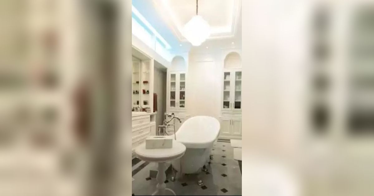10 Potret Mewahnya Kamar Mandi Rp1,4 Miliar Milik Bos Skincare, Bak Pemandian Raja Dan Ratu