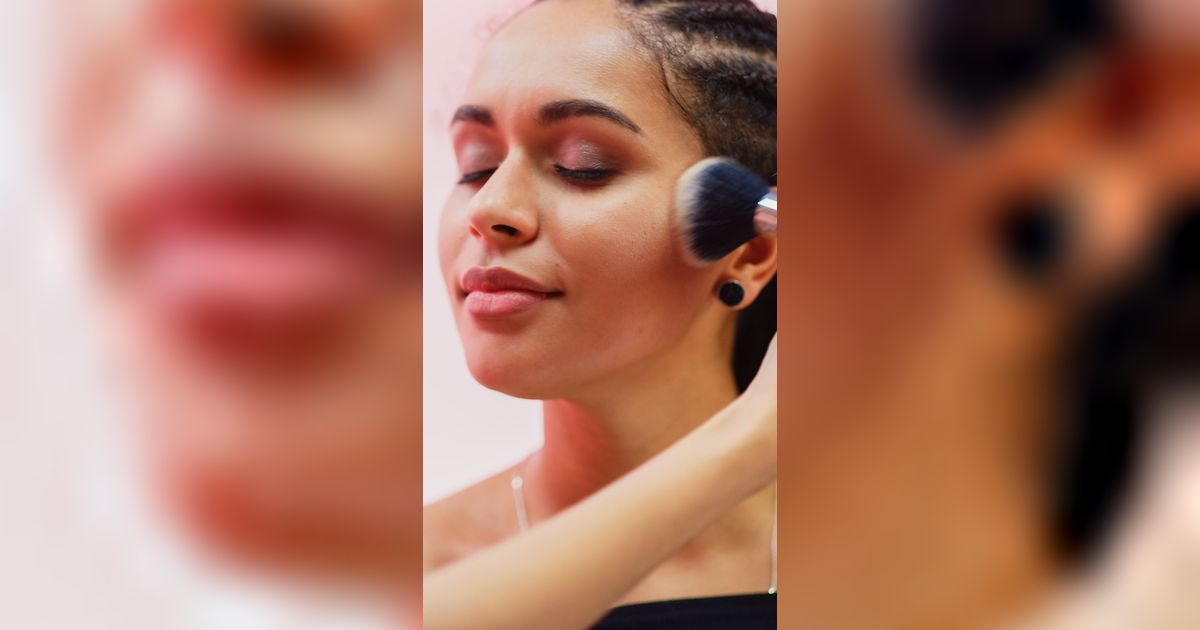 Hindari 3 Hal Saat Kontur Wajah, Biar Pipi Tirus Maksimal
