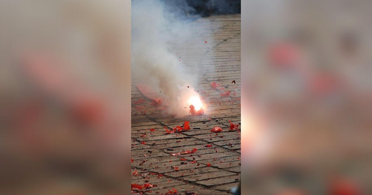 VIDEO: Caleg Gagal dari NasDem Bakar Petasan di Masjid, Seorang Nenek Meninggal Diduga Kaget