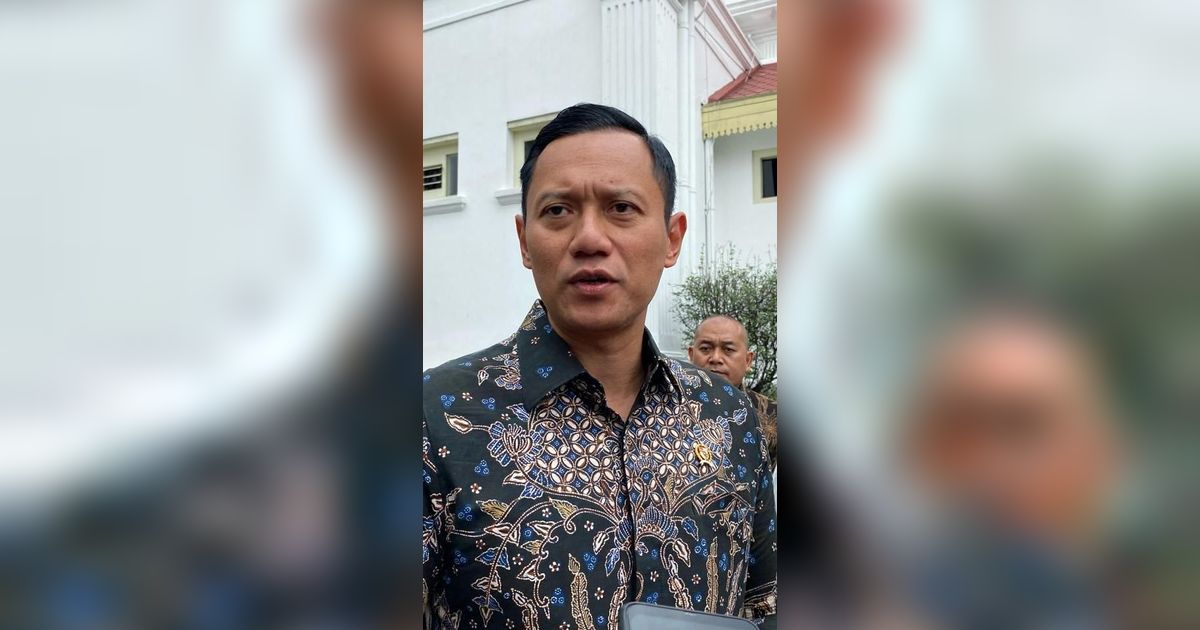 VIDEO: Tas Ransel Hitam AHY Bikin Salfok Saat Rapat di Istana, Isinya Tak Disangka-sangka