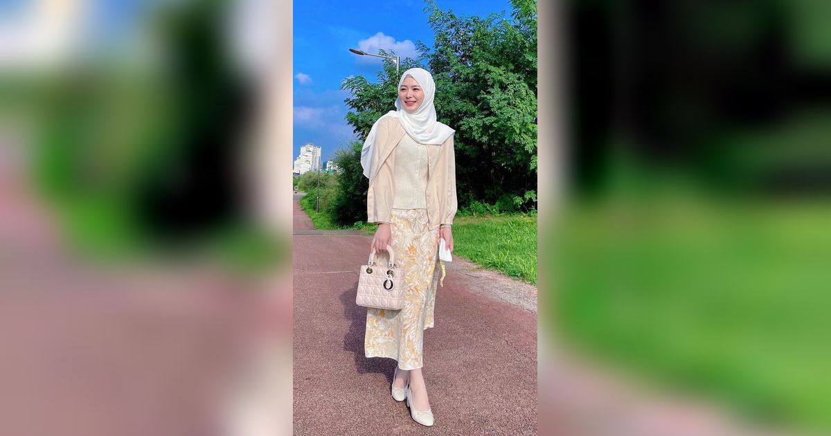 Rekomendasi Baju Lebaran ala Korea  Bikin Look Jadi Berbeda