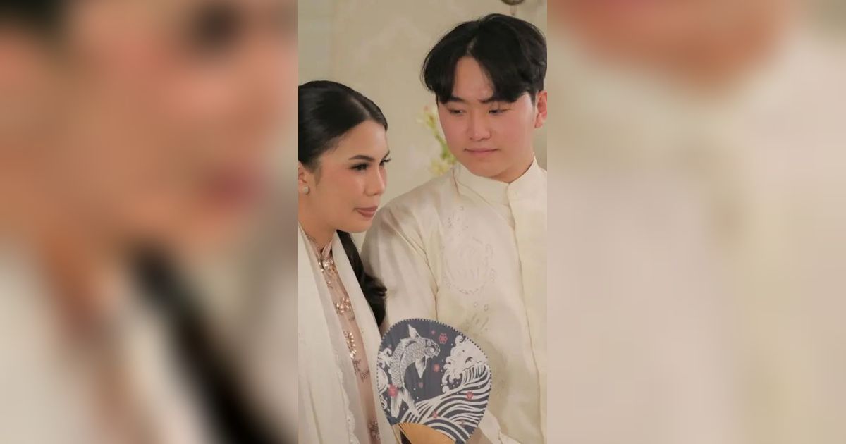 Intip Penampilan Putri Helmy Yahya saat Pengajian Pernikahan, Suami Oppa Korea Mualaf Kenakan Baju Koko Curi Perhatian