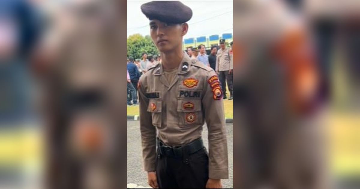 Pamen Polri Kelilingi Bripda Punya Badan Terlalu Kurus Cuma 50 Kg: Kamu Masuk Polisi Bayar?