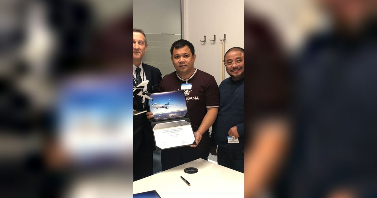 Potret Haji Isam Pakai Kaos Oblong Beli Pesawat Boeing Seharga Rp1,56 Triliun