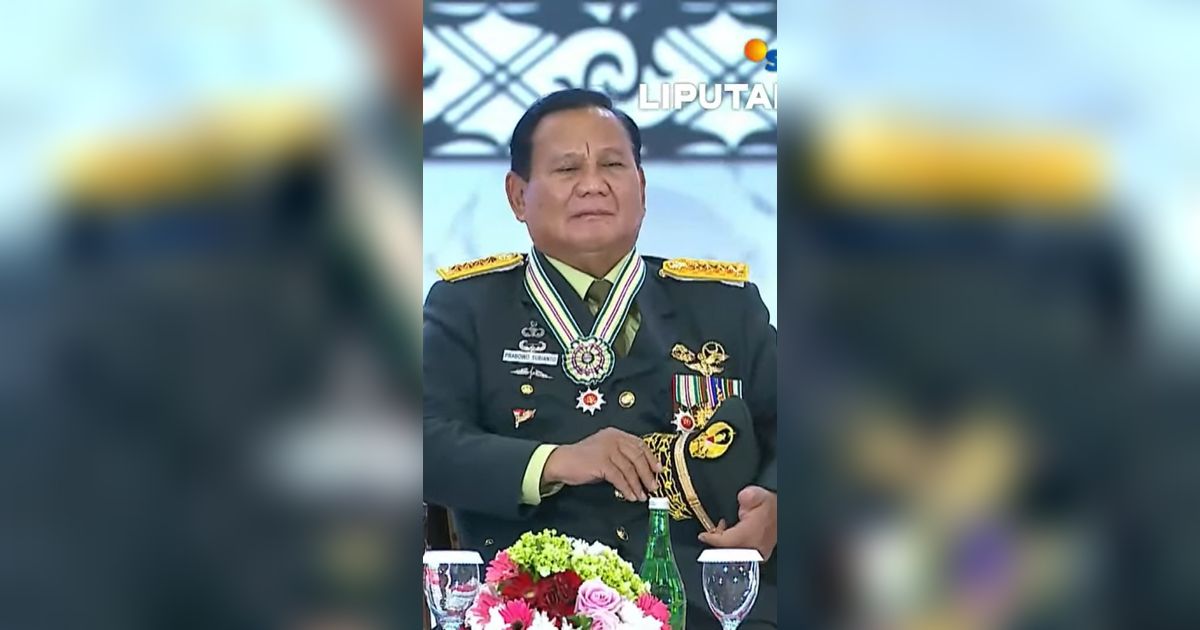 Jokowi Resmi Beri Gelar Jenderal Kehormatan Bintang Empat ke Prabowo