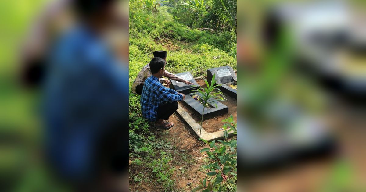 Doa Ketika Ziarah Kubur Lengkap, Amalan untuk Mendoakan Orang Terkasih yang Telah Wafat