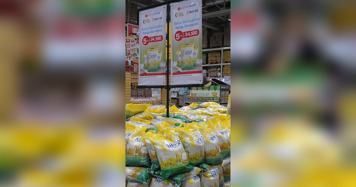 Dirut Bulog Sebut Harga Beras di Karawang Turun Rp1.500 per Kg