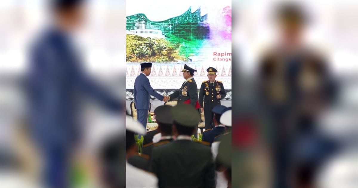 Jokowi Beri Jenderal Kehormatan ke Prabowo, Begini Respons PDIP