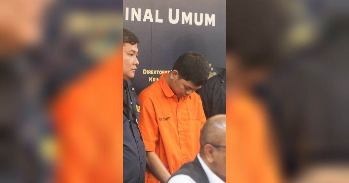 Yudha Arfandi Jalani Rekonstruksi, Keluarga Besar Bawa Spanduk Besar ke Lokasi Kolam Renang: 'Tuhan Akan Menolongmu'