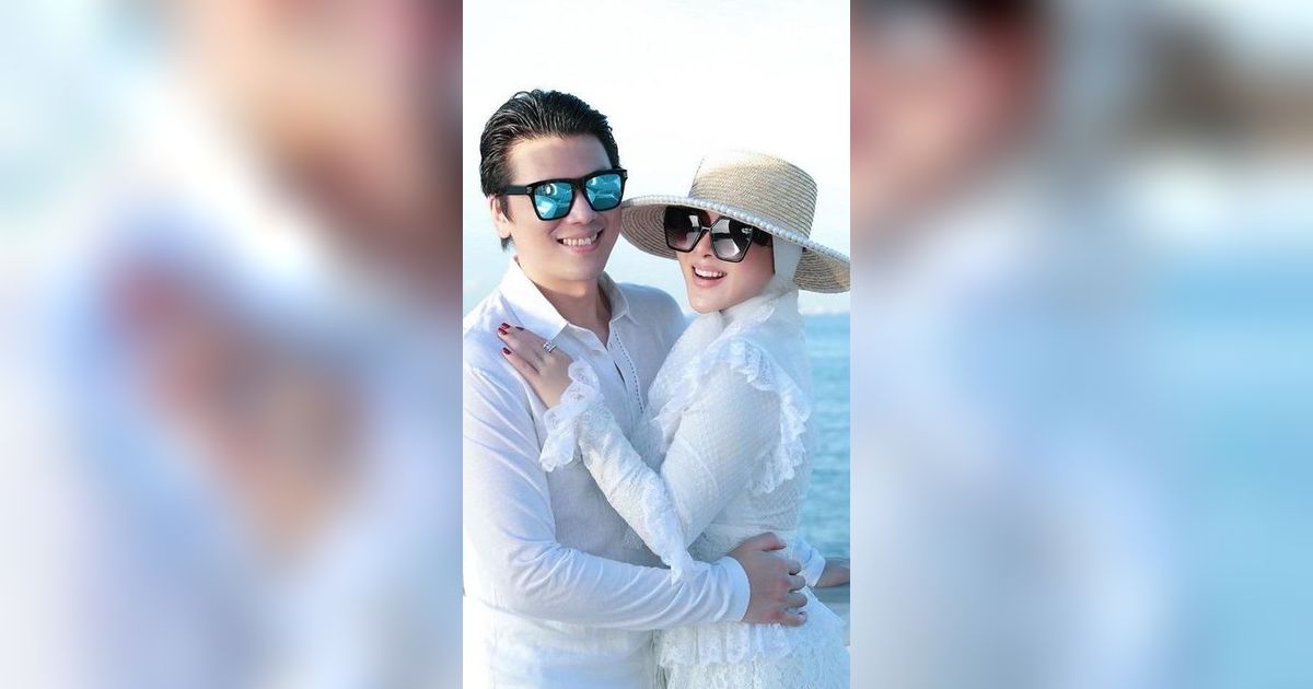 Potret Perayaan 5 Tahun Pernikahan Syahrini dan Reino Barack