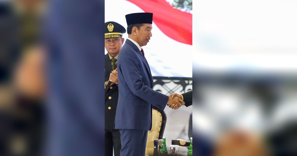 VIDEO: Ekspresi Tertawa Jokowi Respons Transaksi Politik dengan Bintang Empat Prabowo