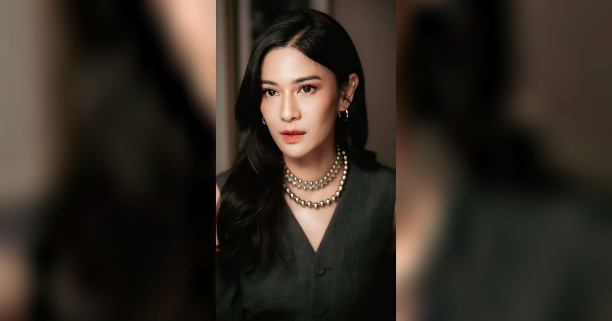 Jangan Remehkan Dian Sastrowardoyo, Ternyata Dia Seorang `Ratu Adil`