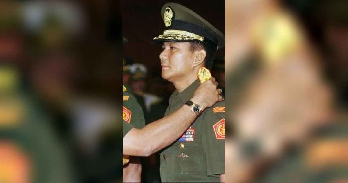 Kini jadi Jenderal Bintang 4, Begini Detik-Detik Prabowo Subianto Dicopot dari Jabatannya Tahun 1998 'Tersenyum Legowo'