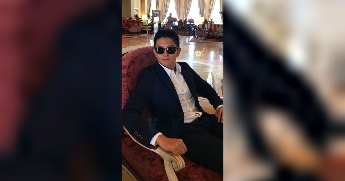 Jarang Umbar Kemesraan, Potret Rio Haryanto Kepergok Kondangan Bareng Ponakan Sandiaga Uno