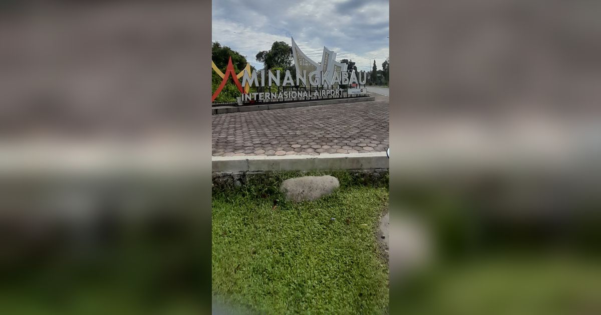 Abu Vulkanik Gunung Marapi Ganggu Penerbangan, Bandara Minangkabau Ditutup