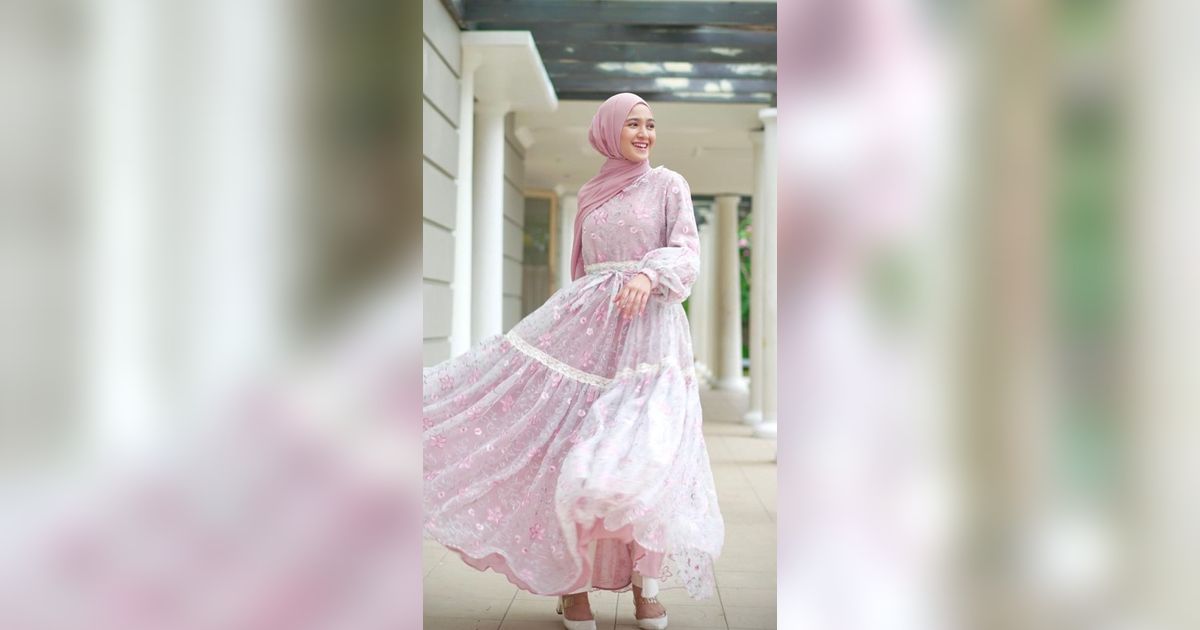10 Warna Baju Lebaran Paling Hits di 2024, Jangan Sampai Salah Pilih!