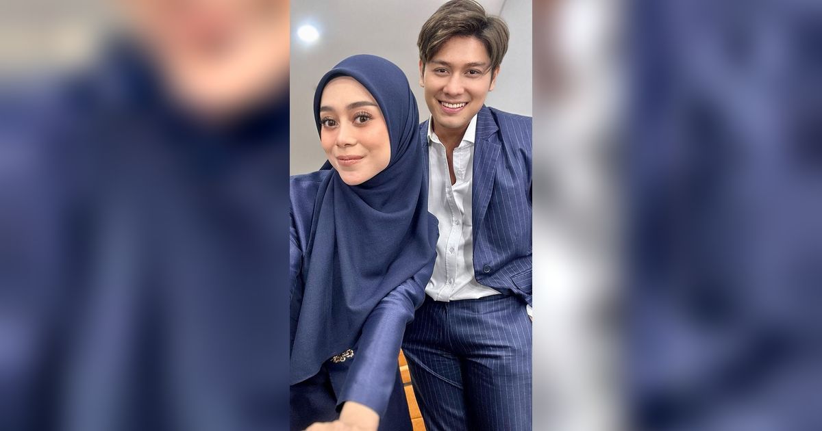 Rizky Billar Ajak Lesti dan Anak Nonton Bola, Pose Baby Al Bikin Salfok