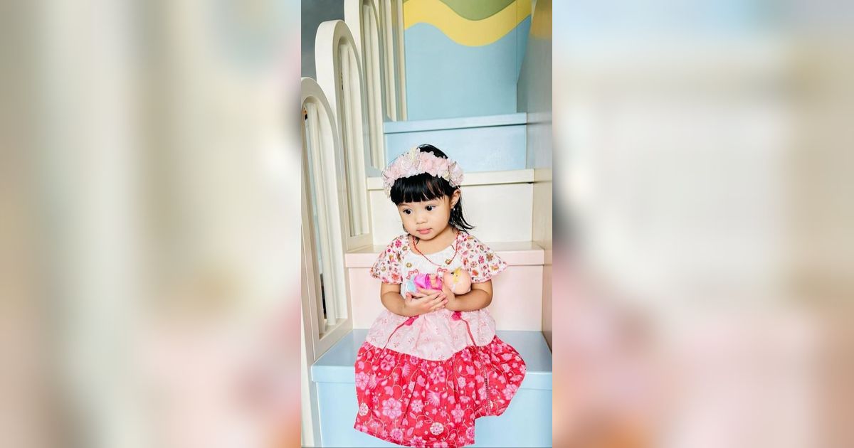 Luas dengan Tempat Tidur ala Princess, Potret Kamar Ameena Anak Aurel & Atta yang Cozy dan Girly Abis