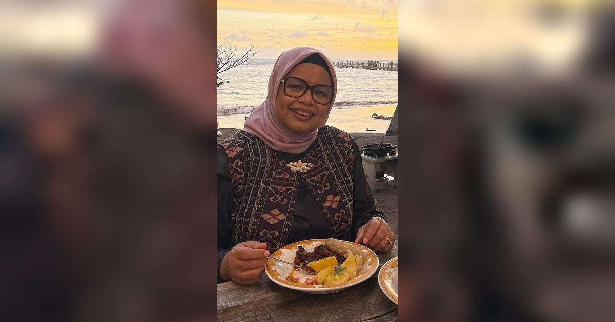 Momen Akrab Istri Anies dan Puan Maharani Ngobrol dan Foto Bareng di Sela Debat Capres, Sinyal Koalisi?
