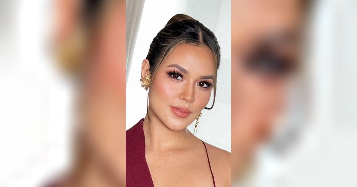 Tampilan Dramatis Raisa dengan Busana Merah Saat Datang ke  Grammy Awards 2024 di Los Angeles