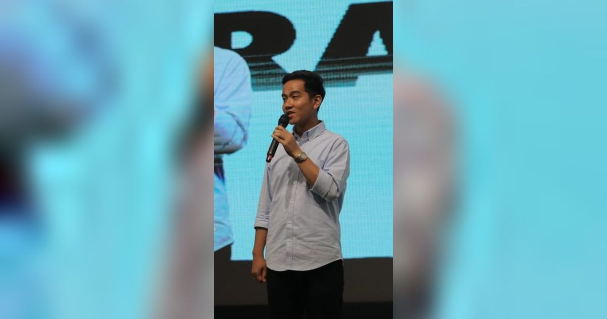 FOTO: Hadiri Silaturahmi Relawan, Gibran Ingatkan Jangan Terlena dengan Survei di Atas 50 Persen