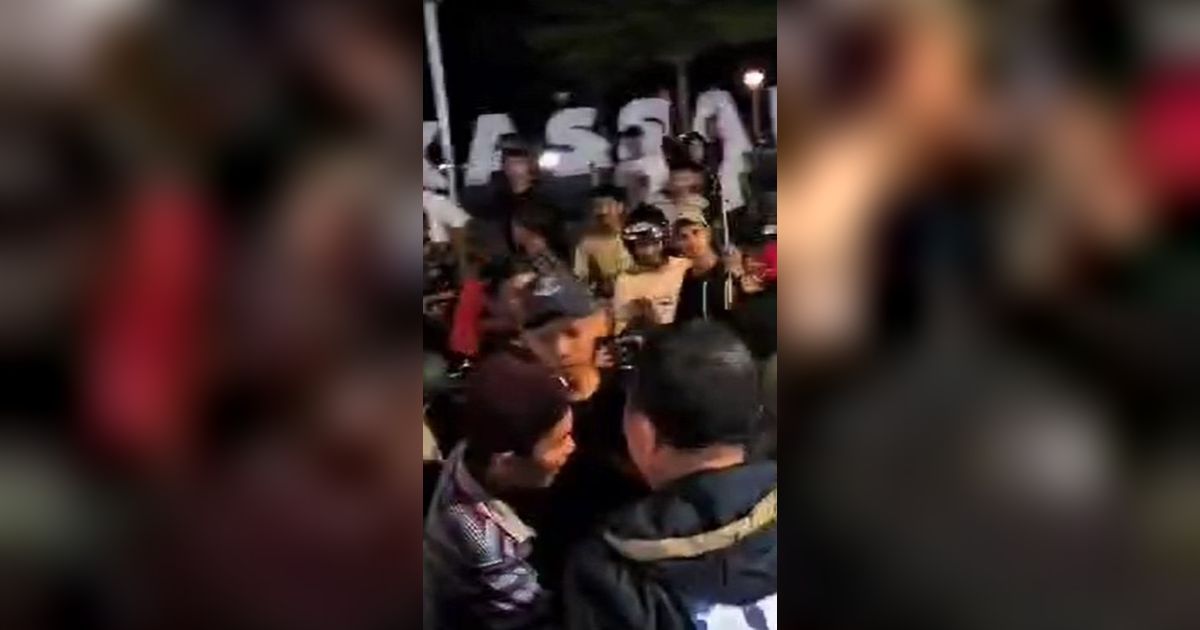 Viral Caleg Demokrat Bagi-Bagi Uang Rp50 Ribu di Jalanan: 