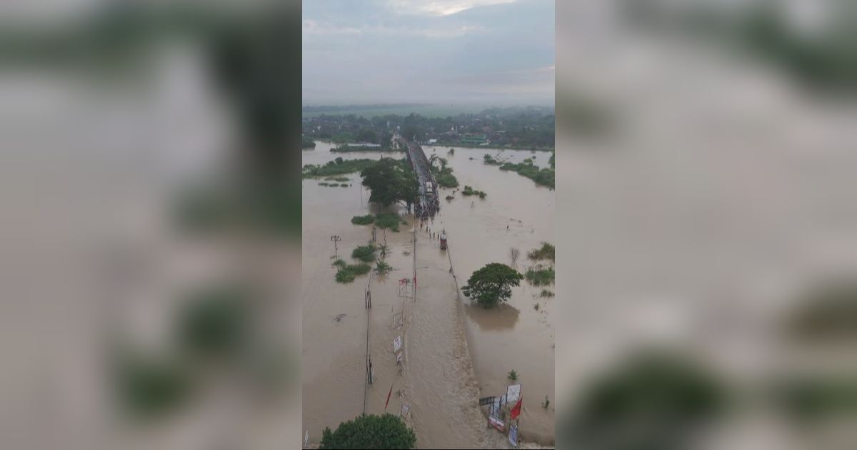 Sungai Tuntang Meluap Sebabkan Jalur Semarang - Grobogan Lumpuh Total, Ini Penampakannya