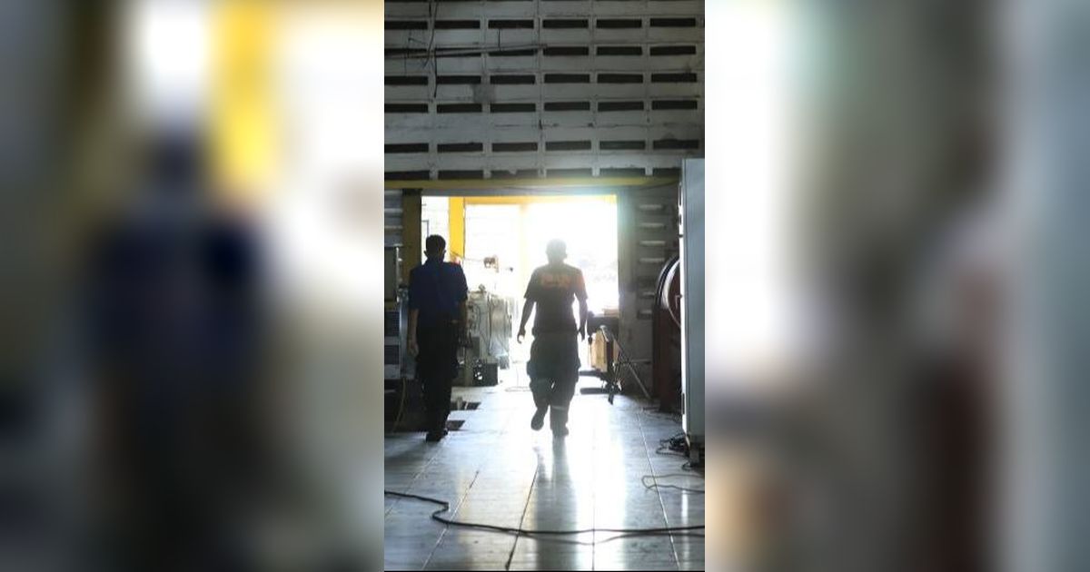 Gas Pabrik Es di Tangerang Bocor, Warga Sesak Napas hingga Dievakuasi ke RS