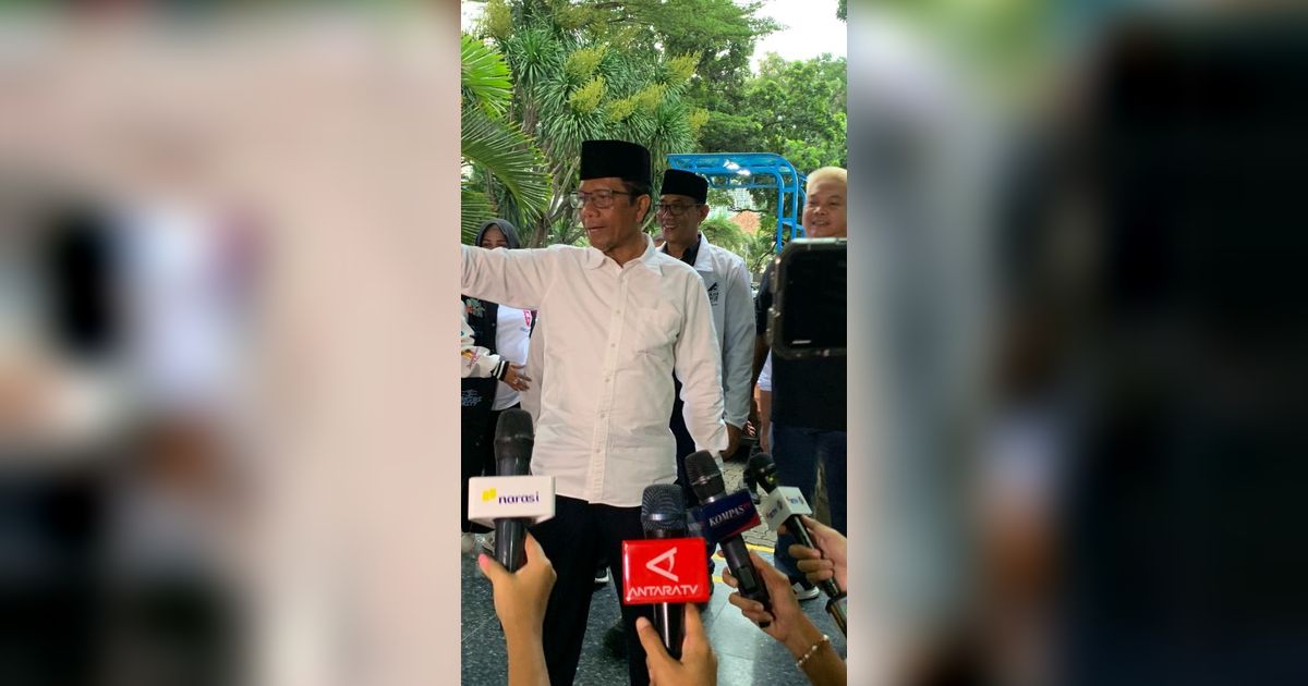 VIDEO: Mahfud Ungkap Ada Operasi Menekan Rektor Rektor Kampus untuk Bilang Jokowi Baik