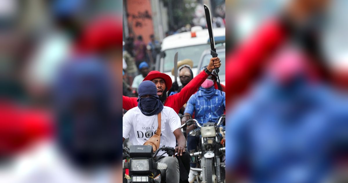 FOTO: Panas dan Mencekam Kericuhan di Haiti, Warga Keluarkan Parang hingga Jarah Isi Pertokoan saat Paksa PM Ariel Henry Lengser