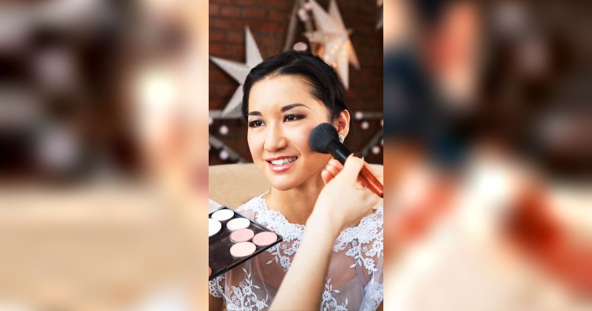 4 Hal yang Sering Diminta Klien Sebelum Dirias Makeup Artist