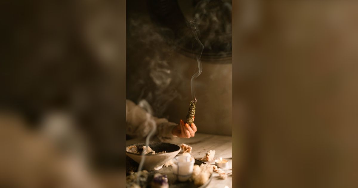Waspadalah! Ini Dia Ciri-Ciri Orang yang Kena Santet, Salah Satunya Kondisi Kesehatan Tidak Terdeteksi Medis