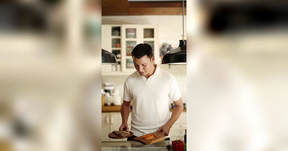9 Potret Dapur di Vila Ayah Christian Sugiono, Dilengkapi Meja Island Mewah