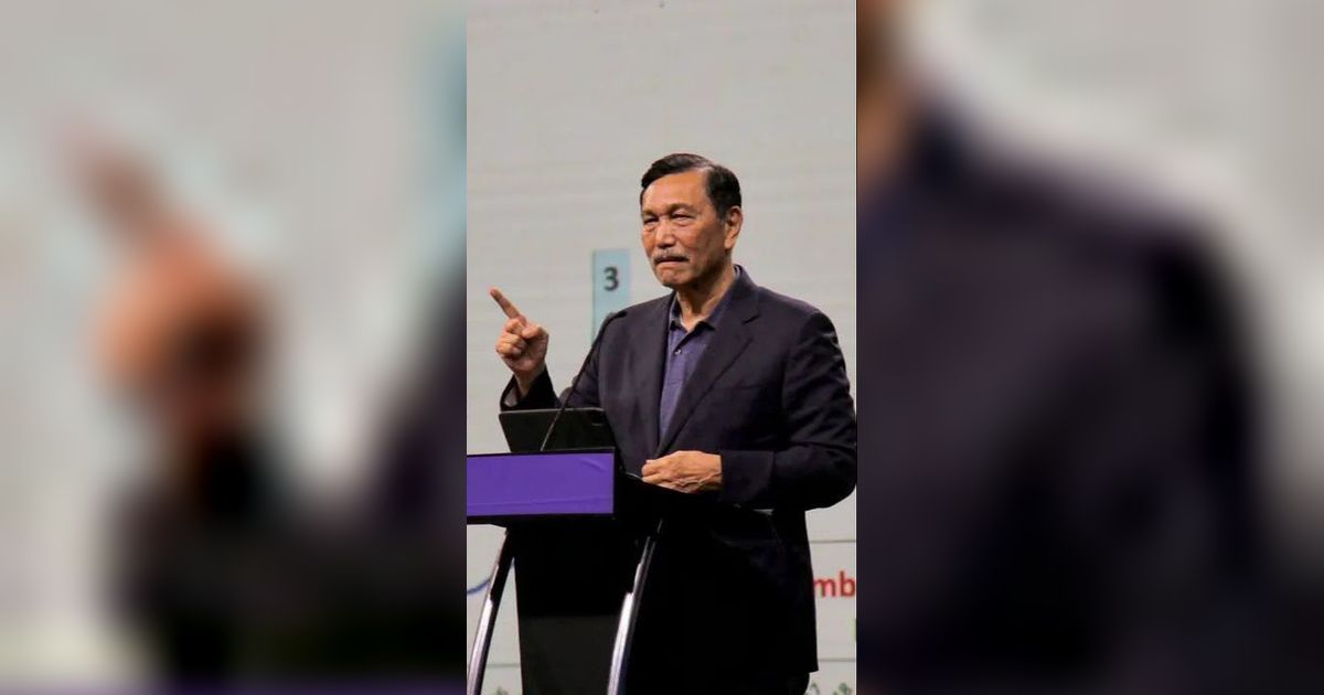 Luhut Soal Ada yang Bilang Jokowi Tak Bisa Kerja: Lihat Dengan Kepala