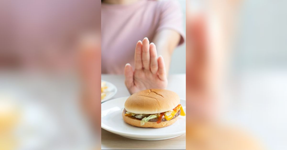 Kebiasaan Tak Makan Setelah Jam 8 Malam Bikin Tubuh Sehat? Cari Tahu Faktanya