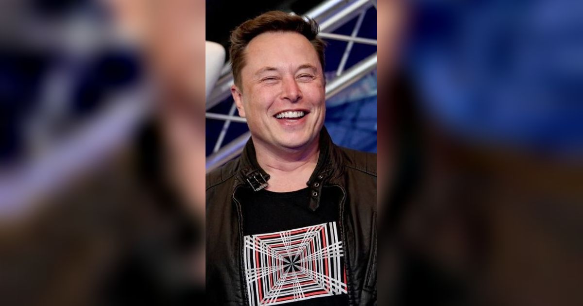 Luhut Telepon Elon Musk Minta Pasang Jaringan Internet di IKN Nusantara