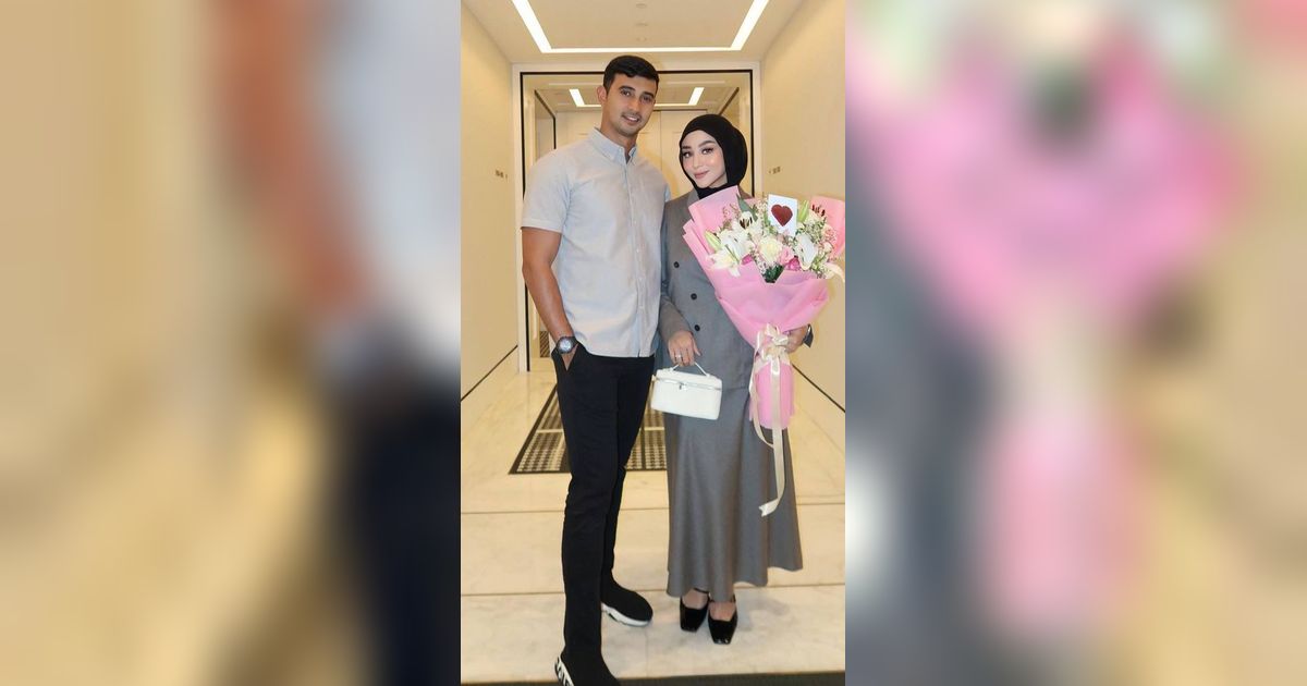 8 Foto Margin & Ali Syakieb Dinner Romantis Berdua Saat Rayakan Anniversary Pernikahan