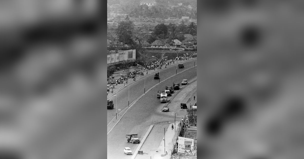 Foto Langka Suasana Mencekam Jakarta Usai Penculikan para Jenderal di Tragedi G30S, TNI dengan Tank Kuasai Ibu Kota & Buru PKI