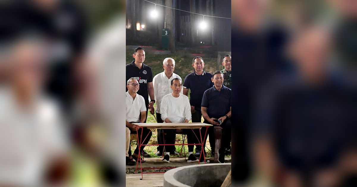 Ketika Jokowi Bersama Para Menteri Berkumpul Nikmati Malam di IKN