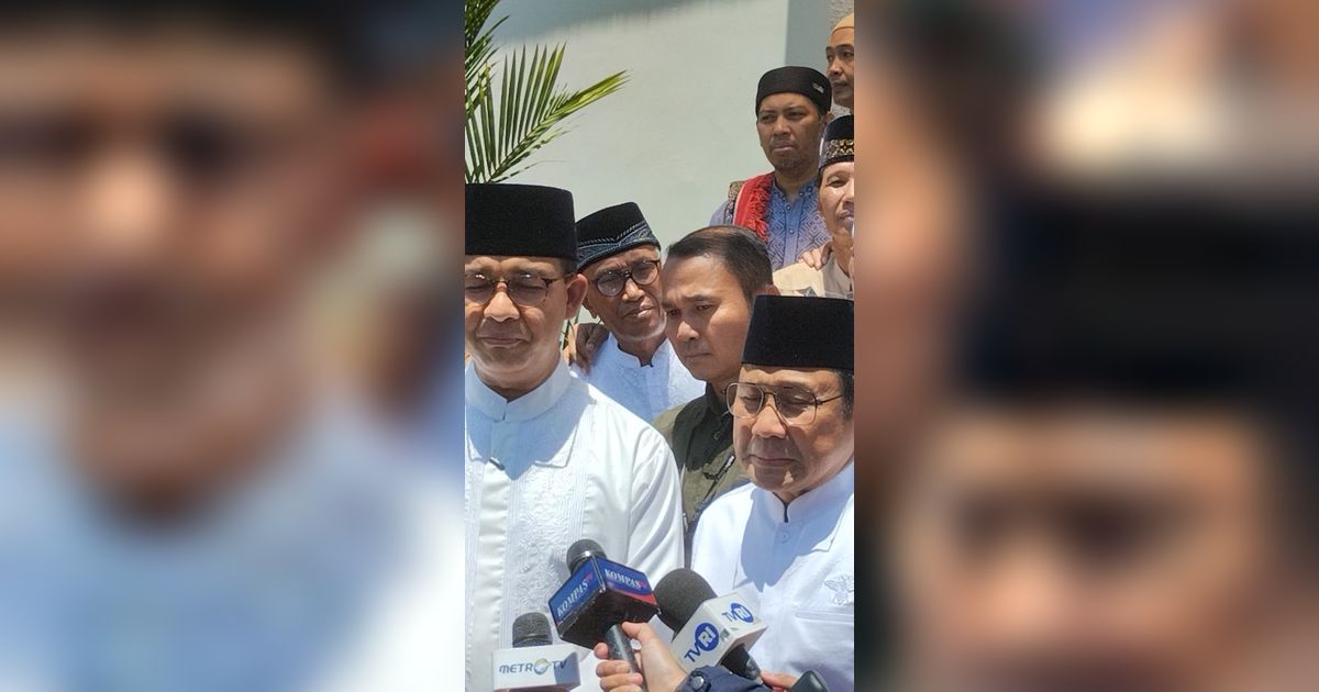 Salat Jumat Bareng di Masjid Dekat JIS, Anies-Muhaimin Kenang Bantuan Warga saat Kampanye Akbar