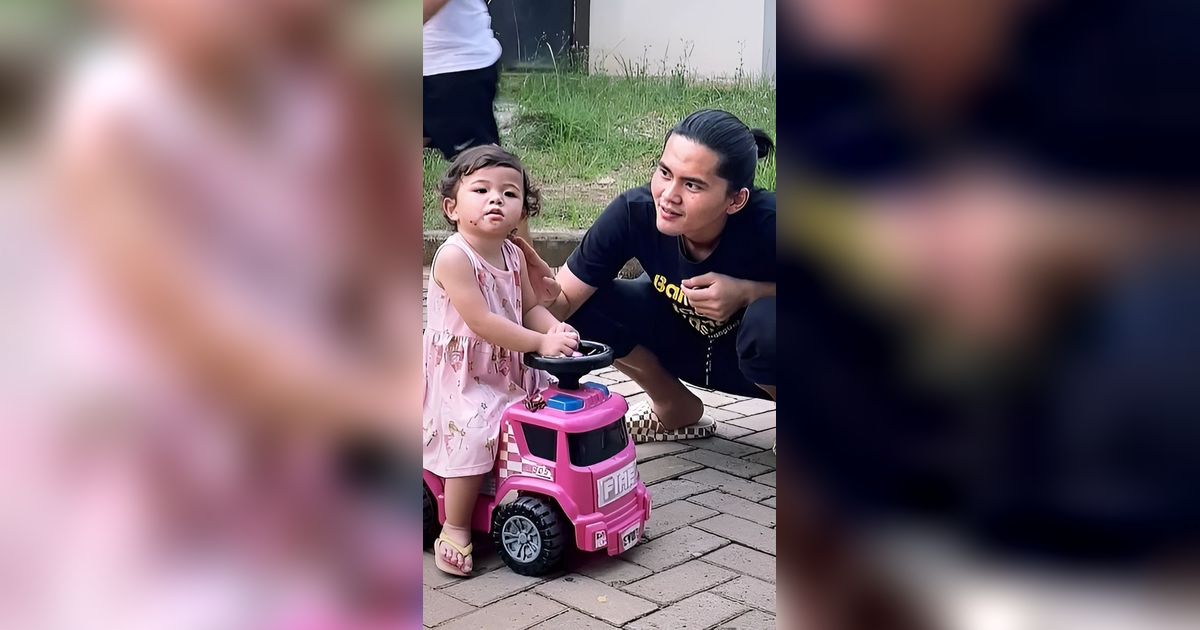 Anak Perempuannya Ngambek, Aksi Vokalis Drive Lancarkan Rayuan Bikin Ngakak