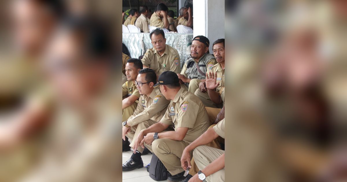Anak Gagal Jadi Anggota DPRD, Kades di Tangerang Pecat Puluhan Ketua RT dan RW