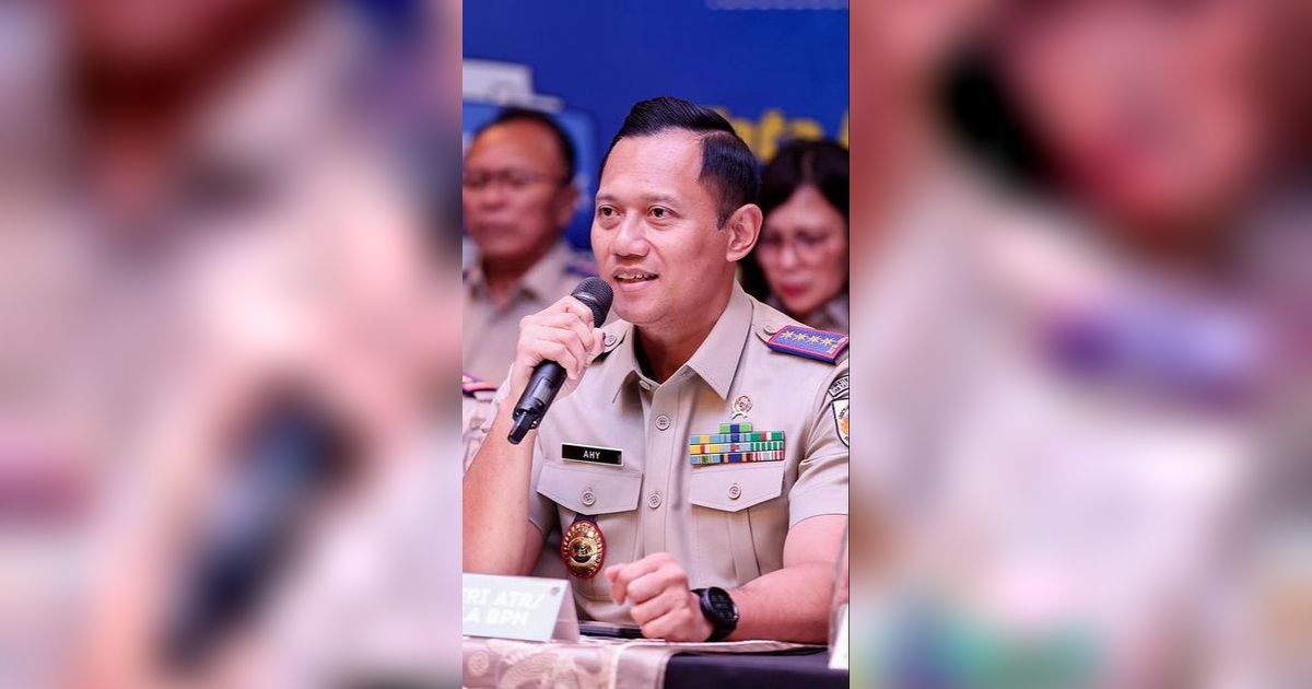 VIDEO: Celetukan Jahil Bahlil Hingga Berpose Paten Bareng Menteri AHY