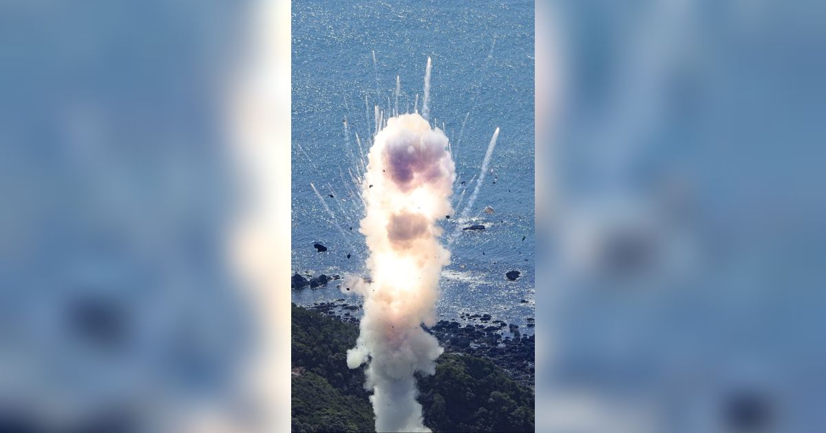 FOTO: Penampakan Roket Space One Jepang Meledak Sesaat Setelah Diluncurkan
