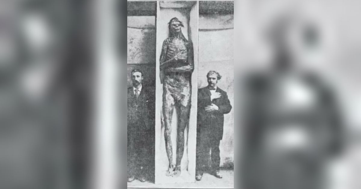 Mumi Dua Manusia Raksasa Setinggi 3 Meter Ditemukan di Dalam Gua, Arkeolog Ungkap Asal Usulnya
