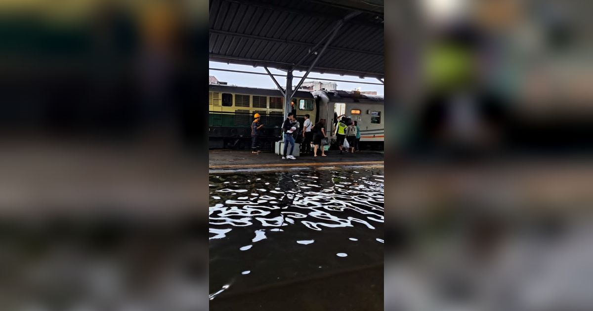 Stasiun Tawang Banjir, Empat Kereta Api Dialihkan ke Stasiun Poncol