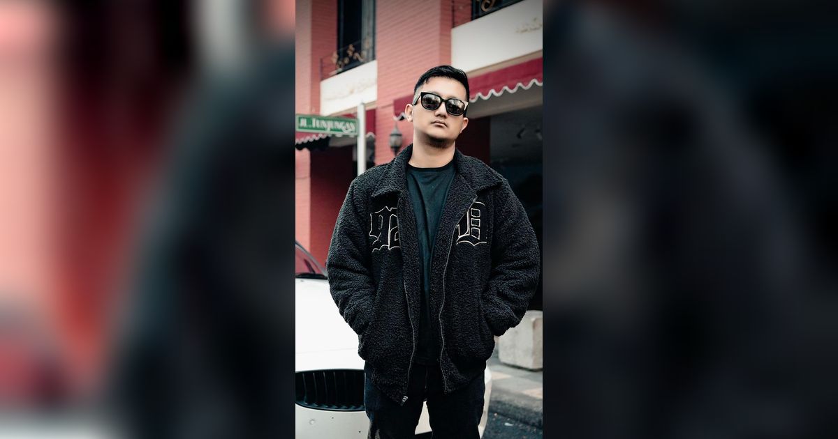 Dulu Jualan Stiker Keliling, Kini Tom Liwafa Dijuluki Crazy Rich Surabaya, Penampakan Rumahnya Bikin Melongo